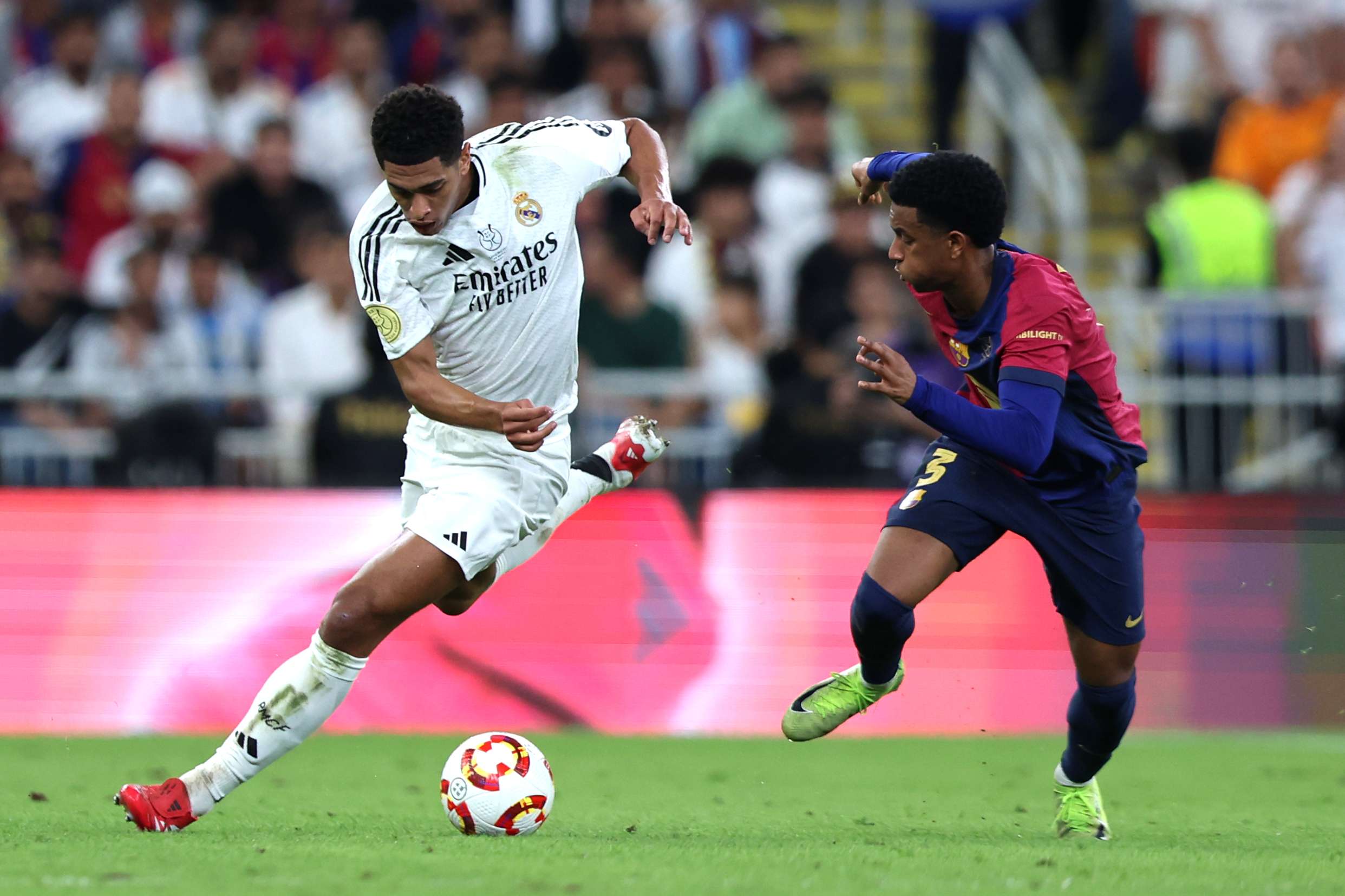 跟队记者:米兰内部分析了欧冠出局,并将争四定为目标.